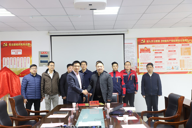 常州大學(xué)-無錫嘉旭機械有限公司產(chǎn)學(xué)研合作基地簽約暨捐贈儀式順利舉行